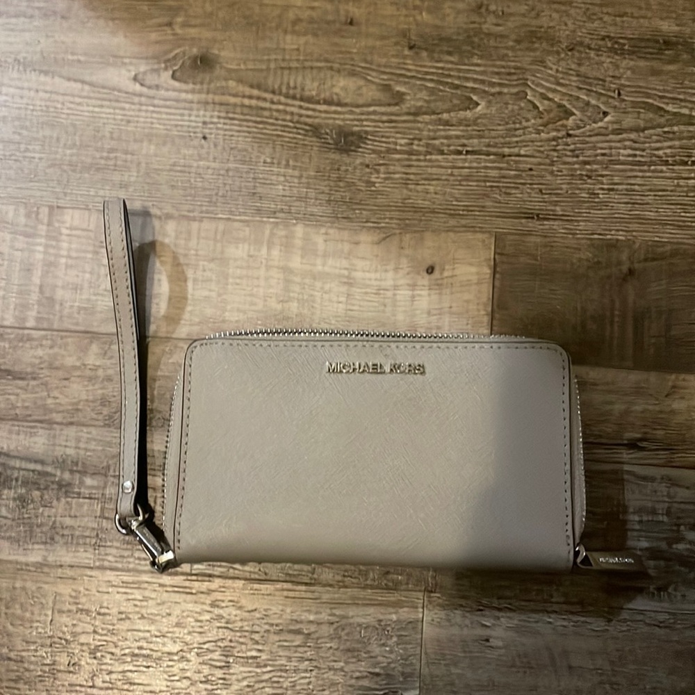 Brand new Michael Kors wallet